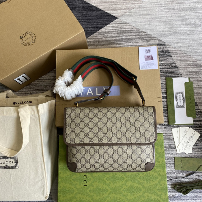 GUCCI Neo Vintage messenger bag 30*20*4cm